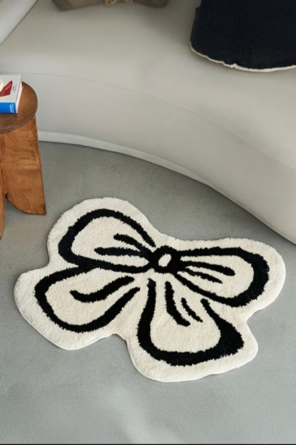 Coquette Bow Accent Rug - white