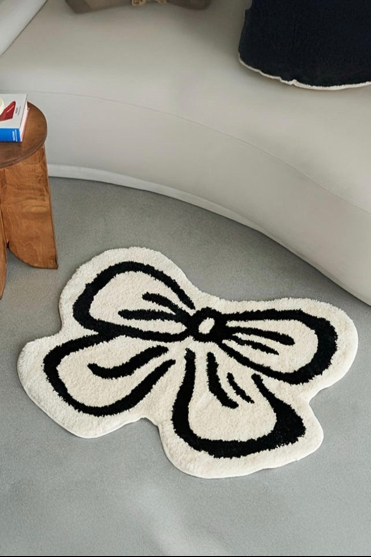Coquette Bow Accent Rug - white