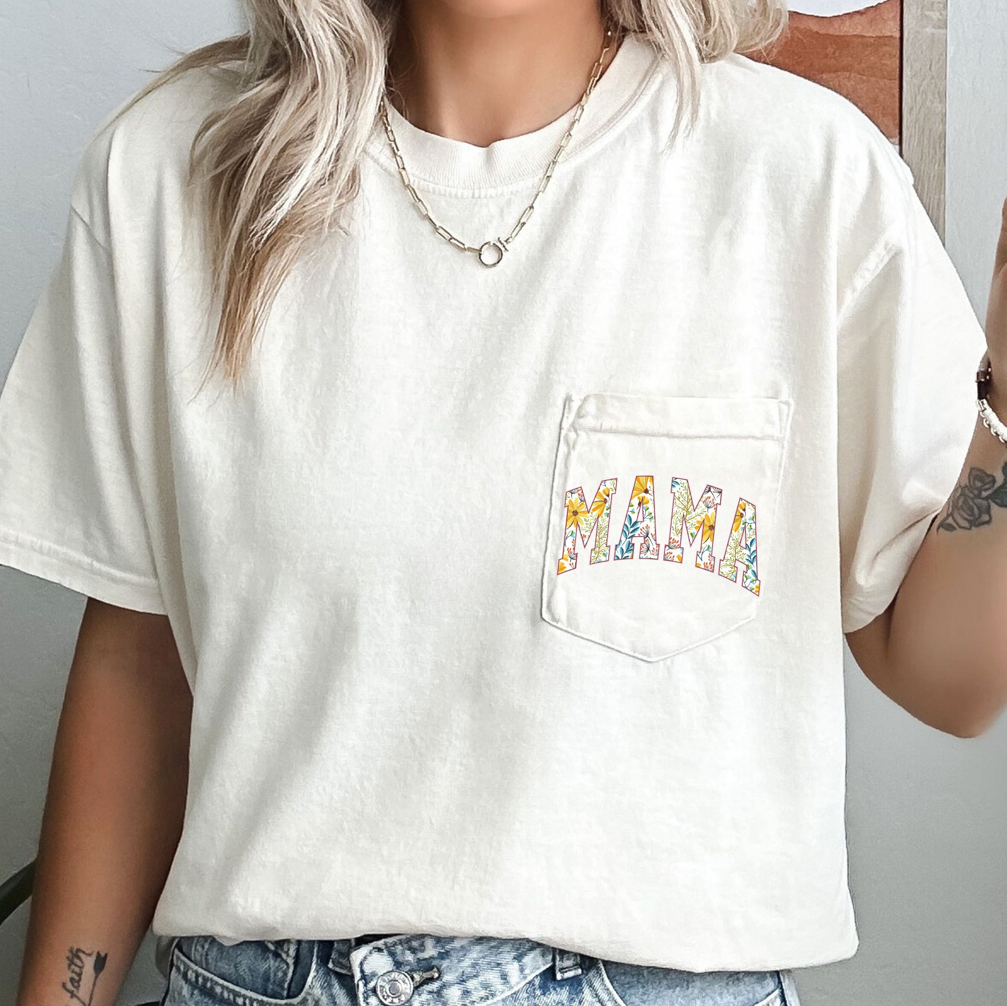 Mama, Retro Floral, Pocket Tee Comfort Colors T-Shirt