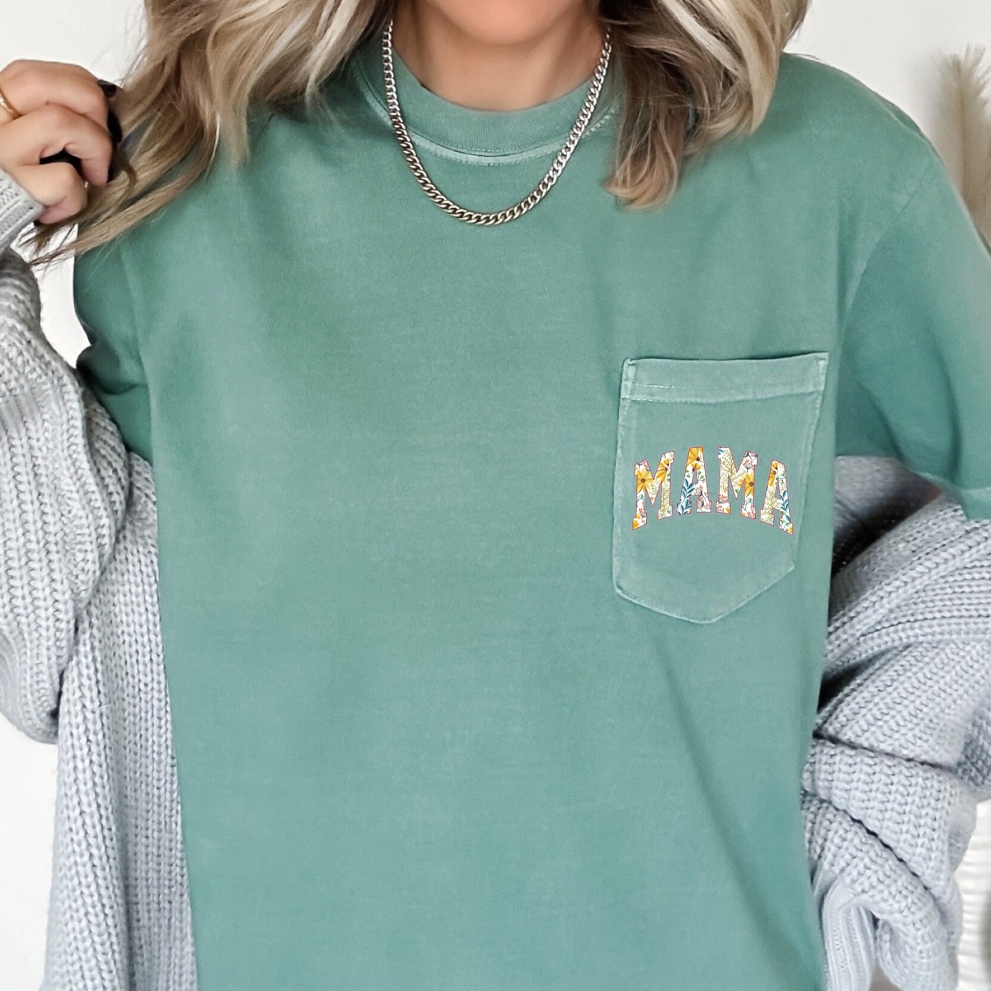Mama, Retro Floral, Pocket Tee Comfort Colors T-Shirt